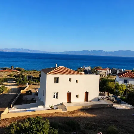 Grand Family By The Sea Villa